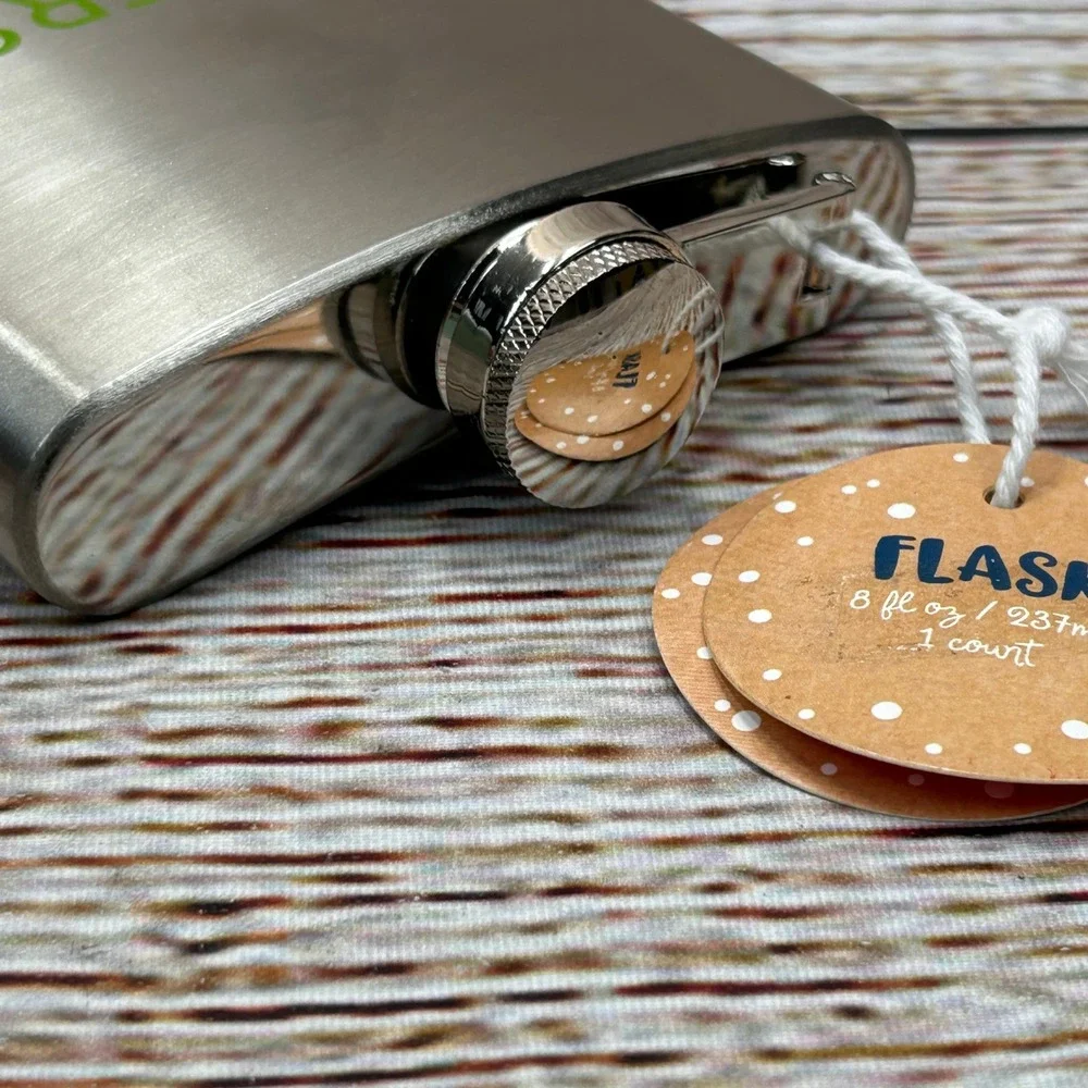 Made For Retail Cheers Grinches Stainless Steel 8oz Hip Flask‎ Silver Green NEW